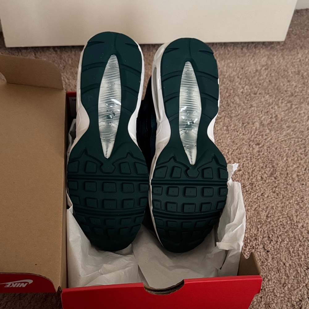 Nike Air Max 95 Women's Sneakers - Dark Green & White - Picture 2 of 8
